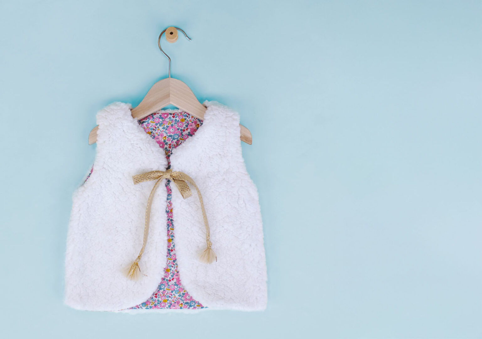 7 patrons gratuits pour se coudre un gilet sans manches | Craftalogue